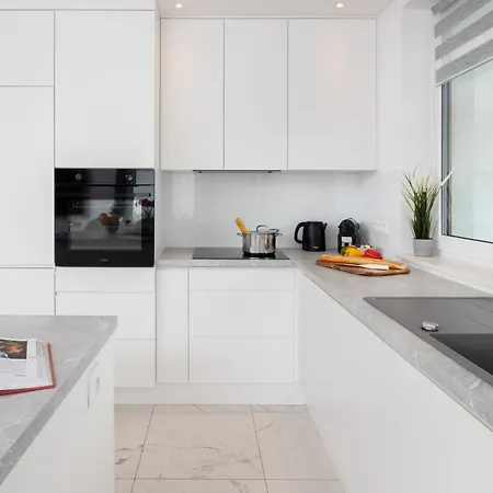Garnizon For 6 Guests With Parking & Balcony By Renters Apartament Gdańsk